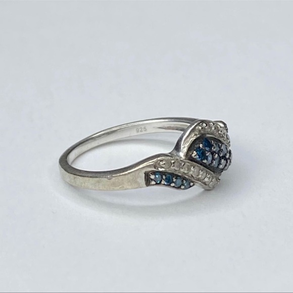 Bradford Exchange White Blue Diamond Ring Size Five - Picture 2 of 8